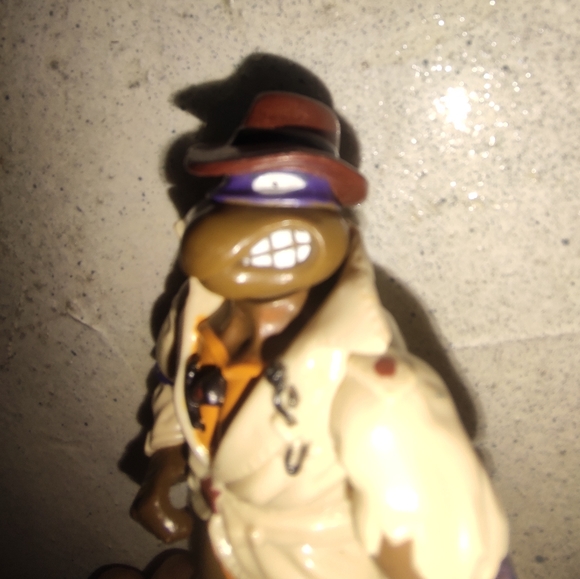 TEENAGE MUTANT NINJA TURTLES TMNT 1990 DONATELLO UNDERCOVER DON FIGURE - Picture 2 of 4